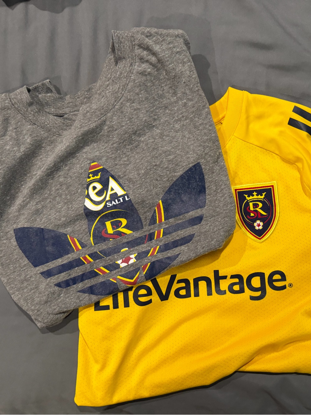 adidas Boys XL Yellow Real Salt Lake Short Sleeve Soccer Jersey & T-Shirt